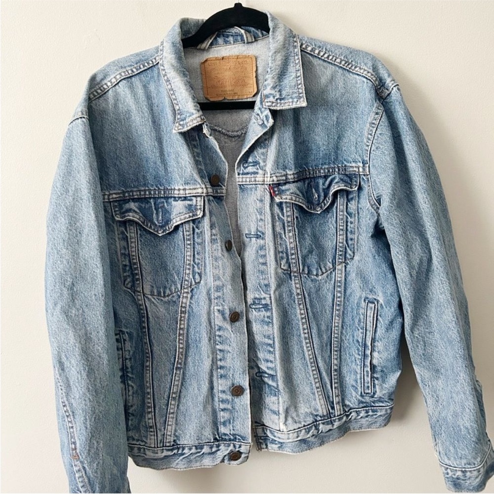 Vintage Levi’s 80s/90s denim trucker jacket Small